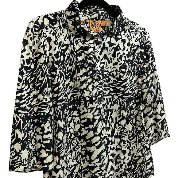 Tory Burch Black White Patterned 100% Silk T Logo Tunic Blouse Size 6 - Picture 2 of 11